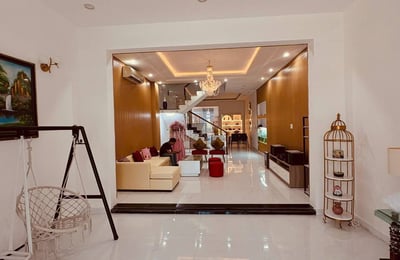 Miete eines geräumigen 4-stöckigen Hauses, Stadtteil Hoa Xuan, Da Nang, Vietnam